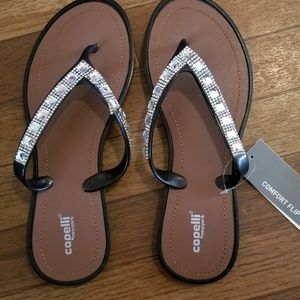 NWT CAPELLI OF NEW YORK BLING SANDALS.